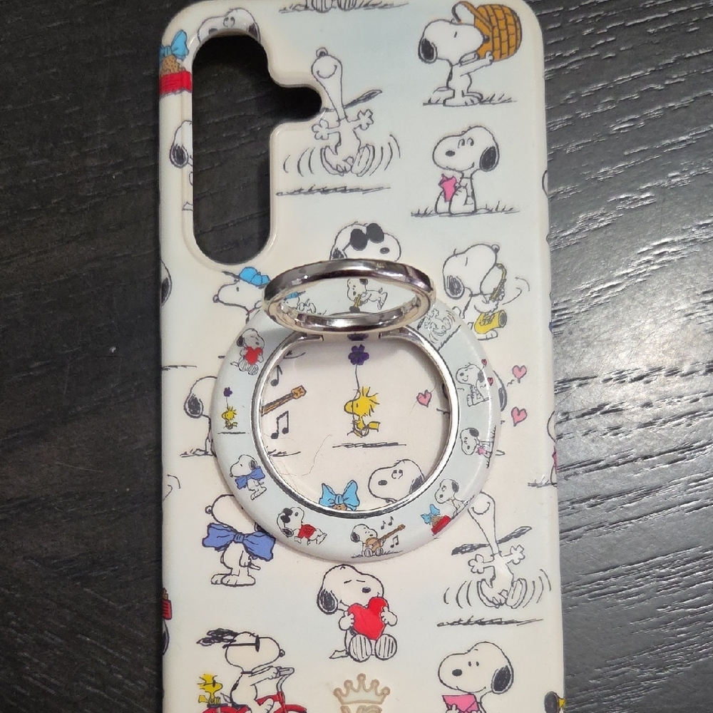 Velvet Caviar Snoopy Multi-Color Phone Ring - Picture 5 of 7